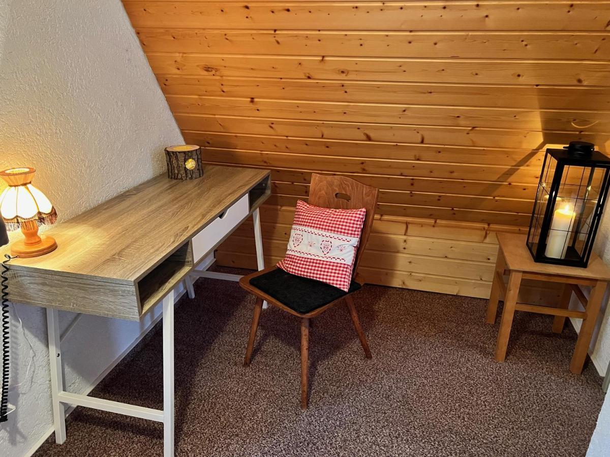 Urige Berghuette Mit Kamin Und Sauna Im Erzgebirge Nahe Schwarzwassertal Pobershau Экстерьер фото